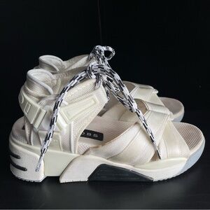 Marc Jacobs White and Black Women's Sandals